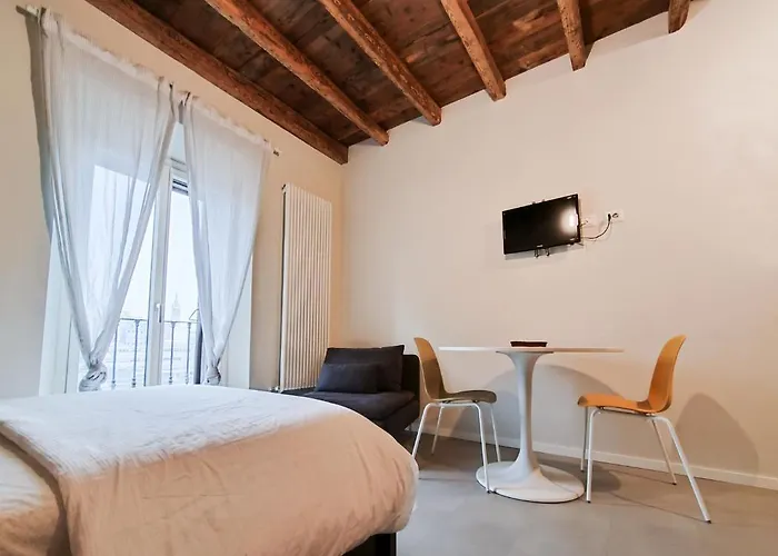 5mincorsocomo - Jolly - Typical Apartament